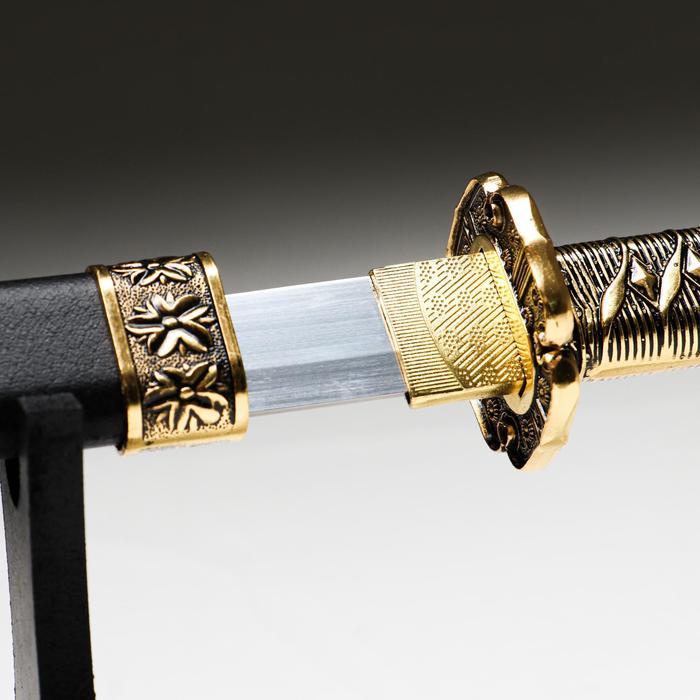 Сувенирное изделие Катана на подставке, бронзовая отделка Сувенирное изделие Катана на подставке, бронзовая отделка