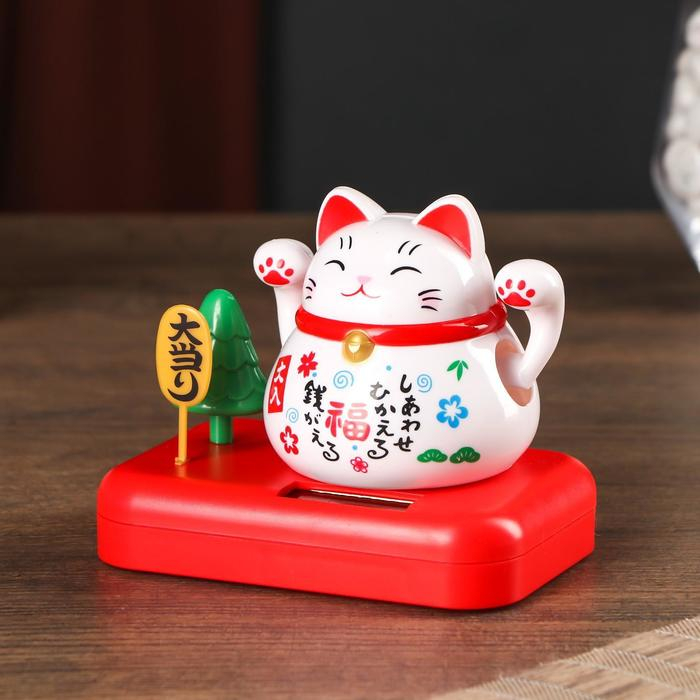 Маятник пластик от солнечной батареи Маятник пластик от солнечной батареи "Кот Манэки-нэко с деревом" белый 8х10х6 см