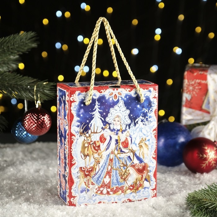 Новый год. Подарочная коробка Новый год. Подарочная коробка "Сувенирный" в красном, 16,5 х 7 х 20,8см.