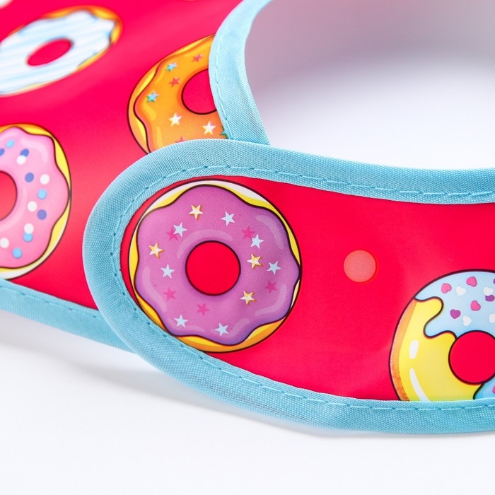 Нагрудник для кормления «Пончики» непромокаемый на липучке, с карманом Нагрудник для кормления «Пончики» непромокаемый на липучке, с карманом