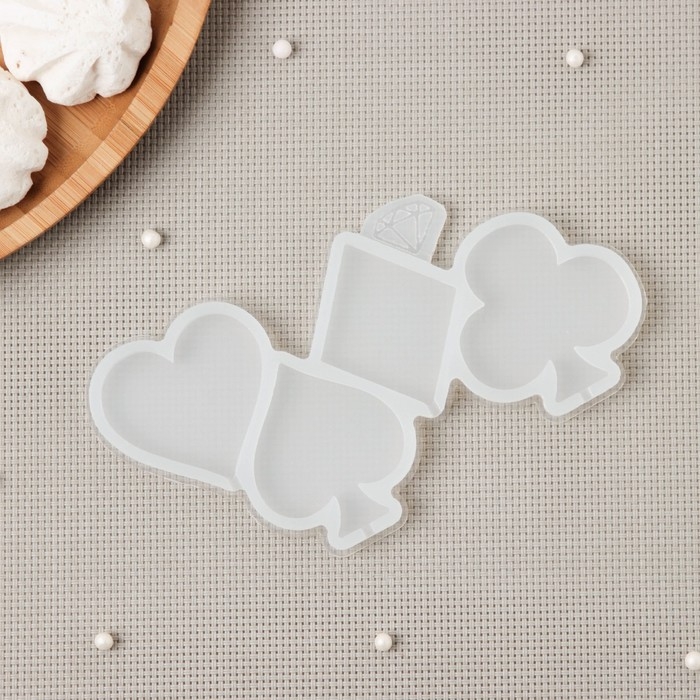 Силиконовый молд для леденцов и шоколада «Масти», цвет прозрачный Силиконовый молд для леденцов и шоколада «Масти», цвет прозрачный