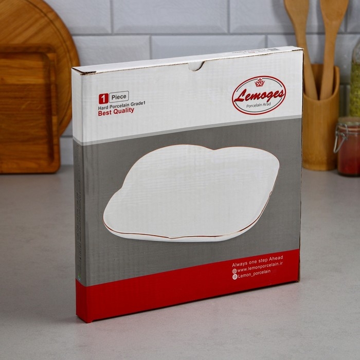 Блюдо «Голбарг», фарфор, Иран Блюдо «Голбарг», фарфор, Иран