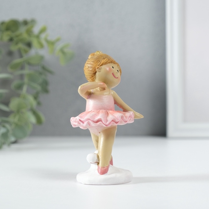 Сувенир полистоун  Сувенир полистоун "Девочка балерина в розовой пачке" 5х4,5х9,5 см