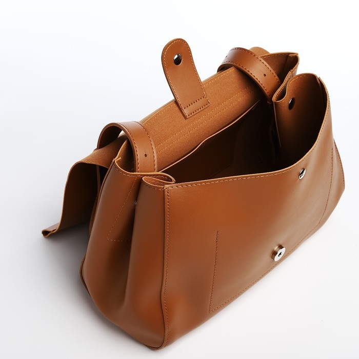 Сумка женская на клапане, цвет коричневый Сумка женская на клапане, цвет коричневый