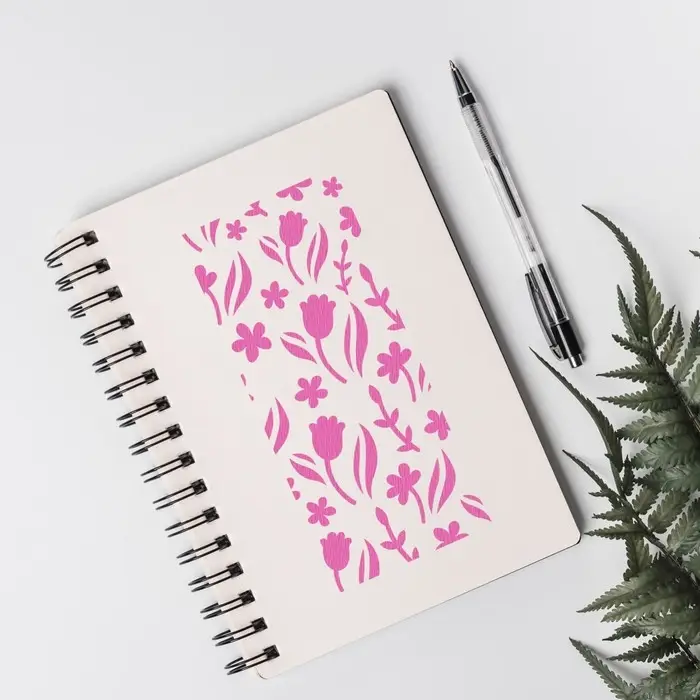 Трафарет фоновый пластик "Цветочные бутоны" 13х13 см