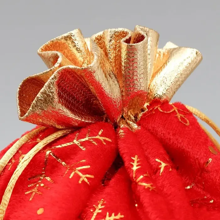 Мешочек подарочный «С Новым счастьем», снежинки, тиснение, 20 х 30 см Мешочек подарочный «С Новым счастьем», снежинки, тиснение, 20 х 30 см