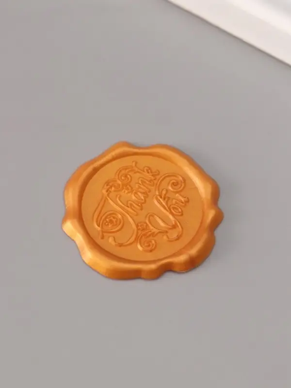 Сургучный оттиск «Спасибо», декоративный элемент для приглашений, конвертов и сертификатов, золото, d=3.2 см Сургучный оттиск «Спасибо», декоративный элемент для приглашений, конвертов и сертификатов, золото, d=3.2 см