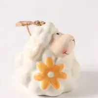 Колокольчик на ёлку &laquo;Барашек с ромашкой&raquo;, 6.8 см, керамика