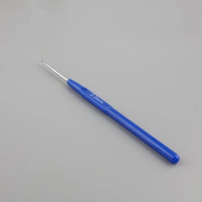 Крючок для вязания, с пластиковой ручкой, d = 2 мм, 13,5 см, цвет синий, цена за 1 штуку Крючок для вязания, с пластиковой ручкой, d = 2 мм, 13,5 см, цвет синий, цена за 1 штуку