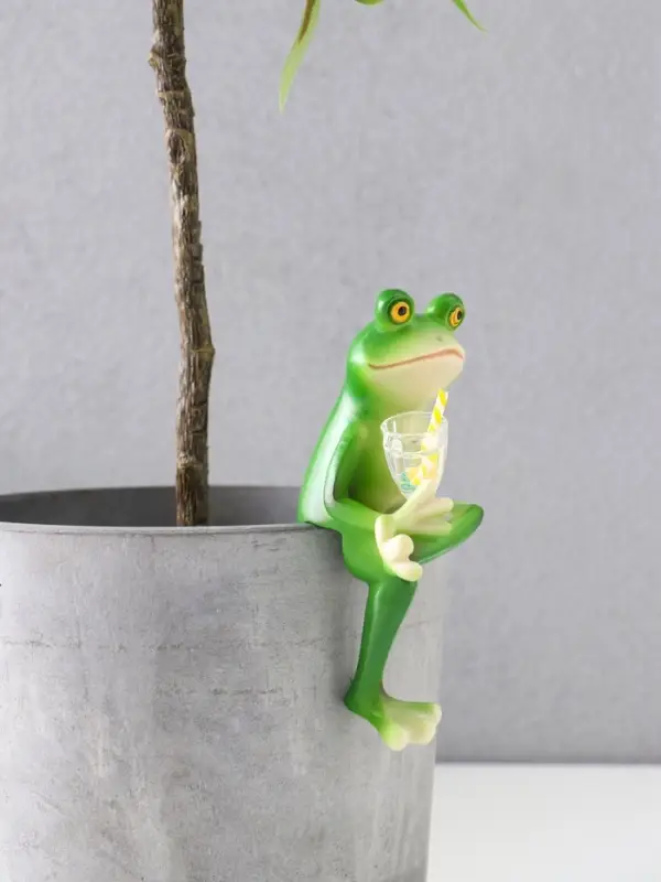 Сувенир полистоун Сувенир полистоун "Лягуха с лимонадом" 5,3х5,5х10,3 см