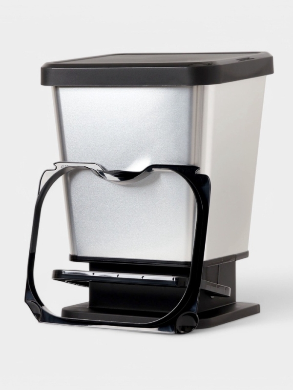 Контейнер для мусора с педалью Контейнер для мусора с педалью "Металл" 20л