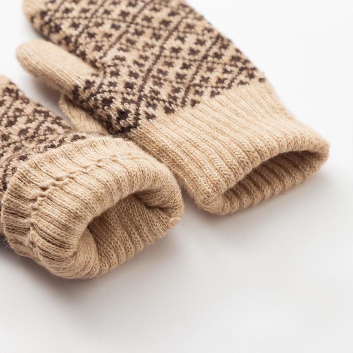 Варежки женские из монгольской шерсти "Узоры" цвет бежевый, размер 17-19