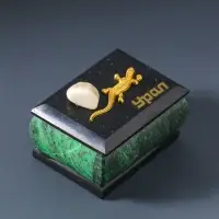 Шкатулка для украшений &laquo;Урал&raquo; прямоугольная, змеевик, с декоративным камнем, 7.5&times;5.5&times;5.5 см