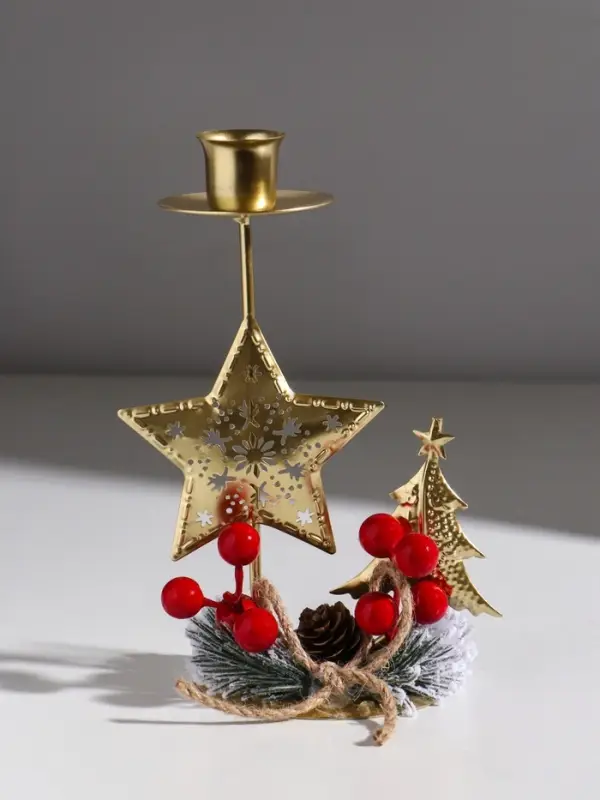 Подсвечник металл на 1 свечу  Подсвечник металл на 1 свечу "Звезда и ель с новогод.декором" золото d=2,5 см 12,5х9х18,5 см   10874