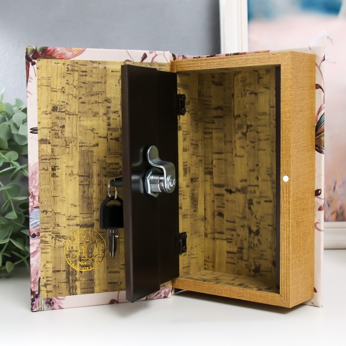 Сейф-книга дерево кожзам Сейф-книга дерево кожзам "Бабочки и астры" 21х13х5 см