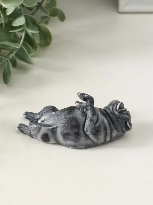 Сувенир Сувенир "Бульдог лежит на спине" 3,5 см