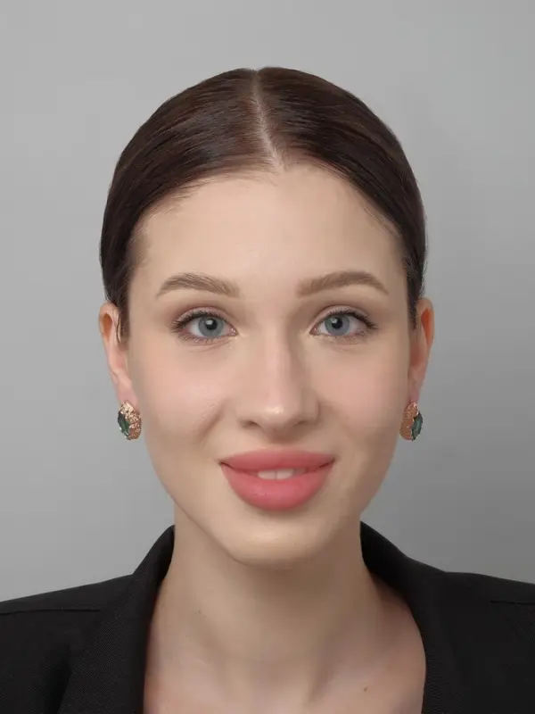 Серьги со стразами &laquo;Эдель&raquo;, эллипс ажурный, цвет изумрудный в розовом золоте