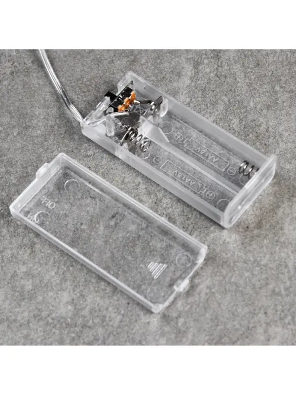 Гирлянда &laquo;Нить&raquo; 1.6 м с насадками &laquo;Шарики с белым конфетти&raquo;, IP20, серебристая нить, 15 LED, от батареек АА&times;2, свечение белое