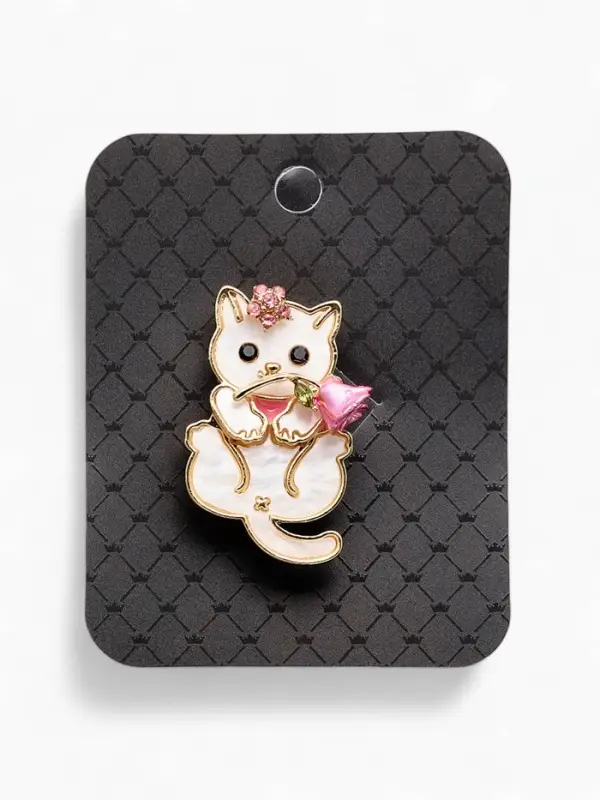 Брошь  Брошь "Кошечка" с розой, бело-розовая в золоте