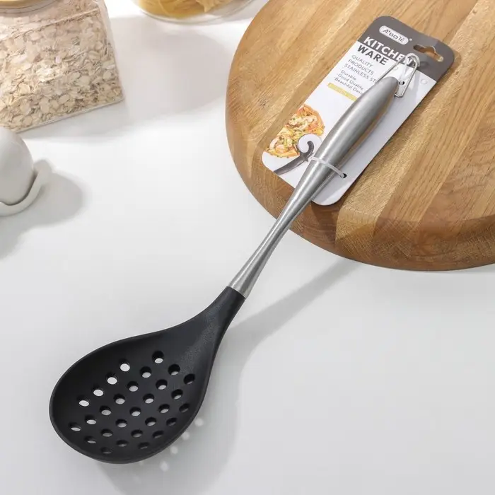 Шумовка Titan, нержавеющая сталь, TPR Шумовка Titan, нержавеющая сталь, TPR