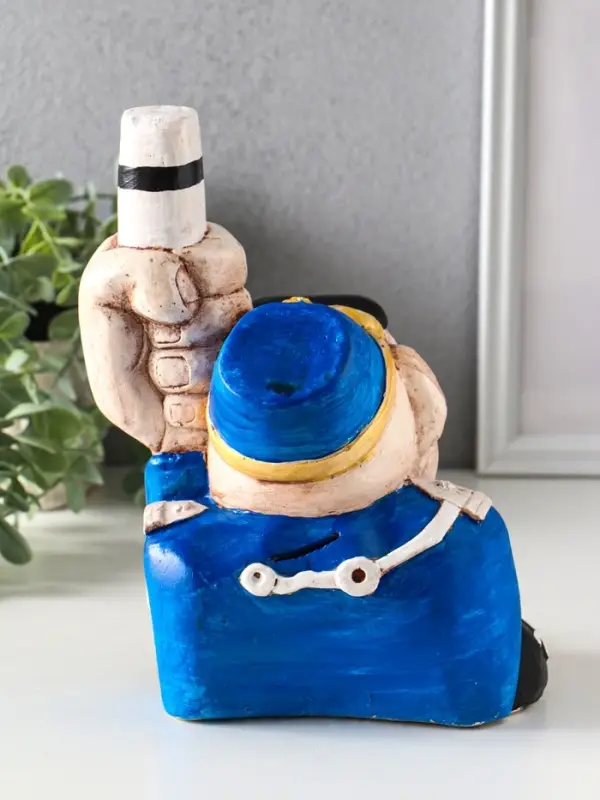 Копилка для денег «Добрый гаишник», гипс, 22.5×18×15 см Копилка для денег «Добрый гаишник», гипс, 22.5×18×15 см