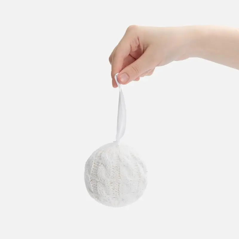 Вязаный шарик «Магия зимы» Вязаный шарик «Магия зимы»