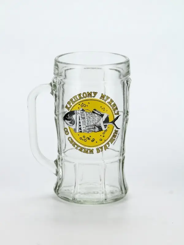 Кружка пивная стеклянная «Крепкому мужику, со светлым будущим», 500 мл Кружка пивная стеклянная «Крепкому мужику, со светлым будущим», 500 мл