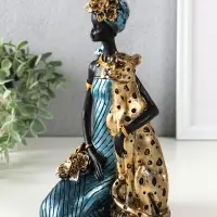 Сувенир полистоун "Африканка в платье с леопардом" бензиновый синий 13х13х25,5 см Сувенир полистоун "Африканка в платье с леопардом" бензиновый синий 13х13х25,5 см