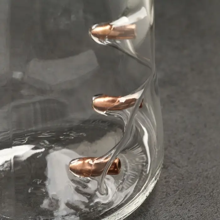 Бутылка с бугельной крышкой для настоек &laquo;Непробиваемая. 3 пули&raquo;, 1 л