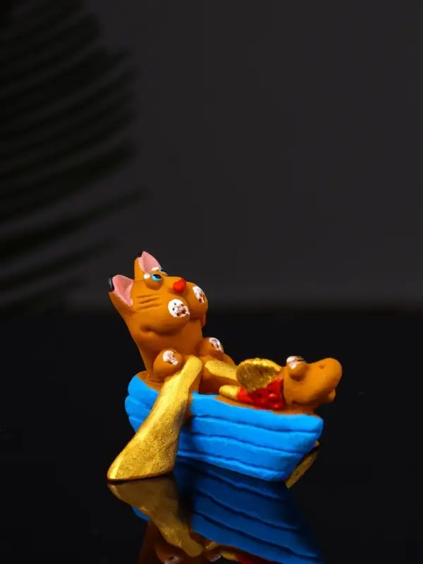 Фигурка полистоун &laquo;Кот в лодке с рыбкой&raquo;, 4.2&times;5.8&times;5.4 см