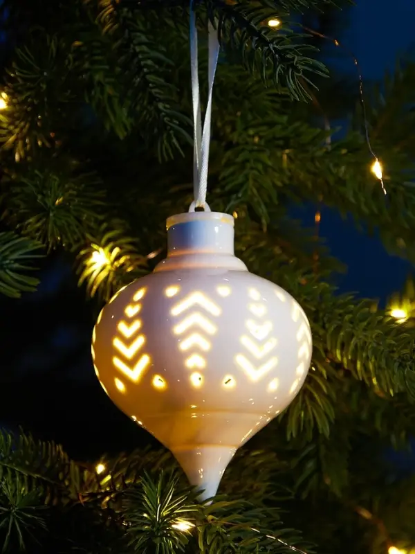 Ёлочный шар с подсветкой &laquo;Орнамент&raquo;, 10.7&times;8.5&times;8.5 см, 1 LED, керамика, от батареек LR44&times;3, керамика, свечение тёплое белое