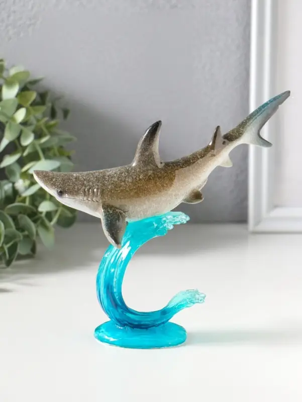 Сувенир полистоун лак "Акула на волне" 16,5х7,7х15,3 см