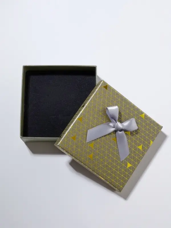 Коробочка подарочная под набор «Треугольники» блестящие, 9×9 (размер полезной части 8,5×8,5см), цвет МИКС Коробочка подарочная под набор «Треугольники» блестящие, 9×9 (размер полезной части 8,5×8,5см), цвет МИКС