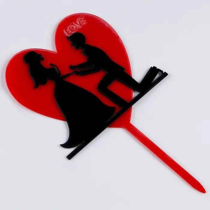 Топпер для торта «Влюблённые» Топпер для торта «Влюблённые»