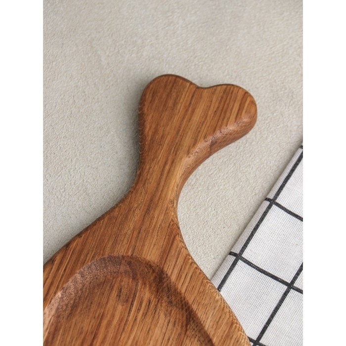 Доска для подачи авторская «Кость», 29×17×2 см, натуральный дуб Доска для подачи авторская «Кость», 29×17×2 см, натуральный дуб