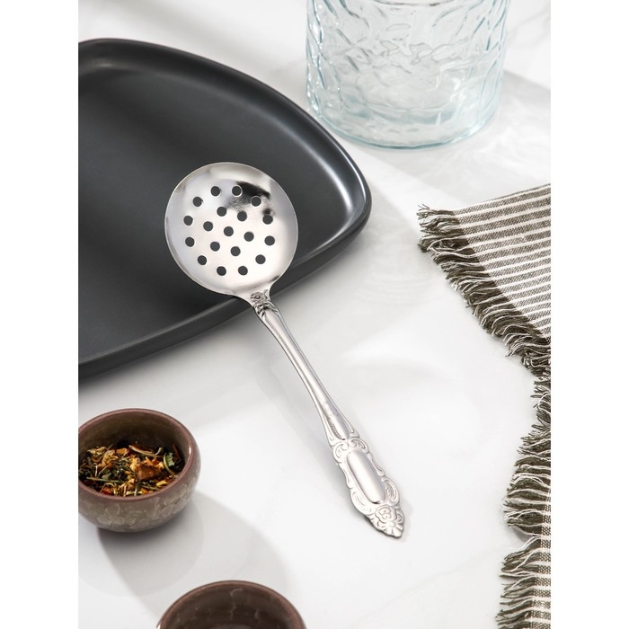 Шумовка из нержавеющей стали «Королевство», h=22 см, цвет серебряный Шумовка из нержавеющей стали «Королевство», h=22 см, цвет серебряный