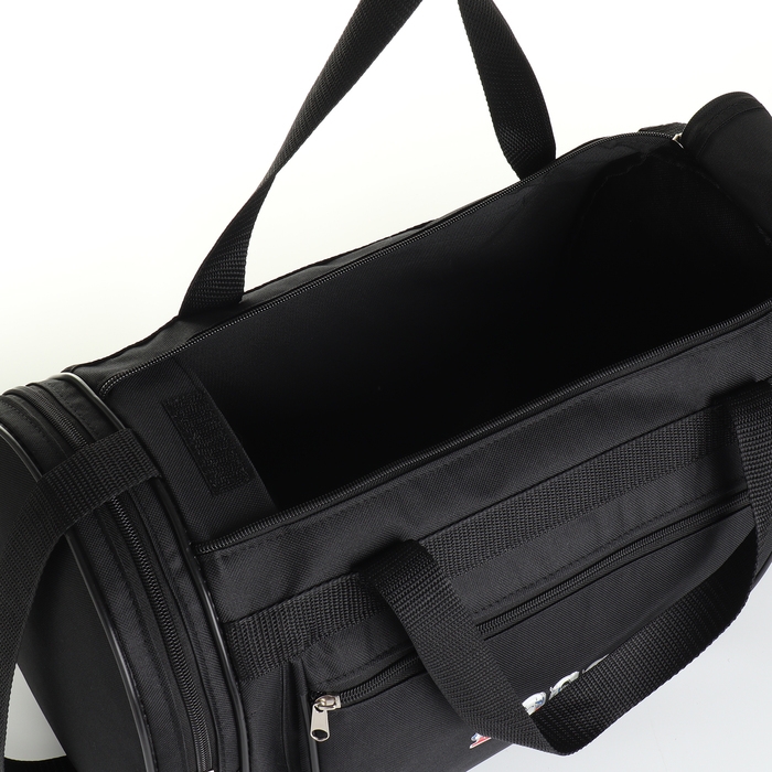 Сумка дорожная на молнии, 3 наружных кармана, длинный ремень, цвет чёрный Сумка дорожная на молнии, 3 наружных кармана, длинный ремень, цвет чёрный