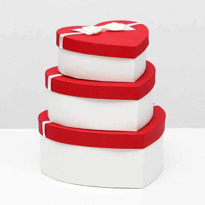 Набор коробок 3 в 1 сердца, Белый-алый, 21 х 19 х 9 - 15.5 х 14 х 6 см Набор коробок 3 в 1 сердца, Белый-алый, 21 х 19 х 9 - 15.5 х 14 х 6 см