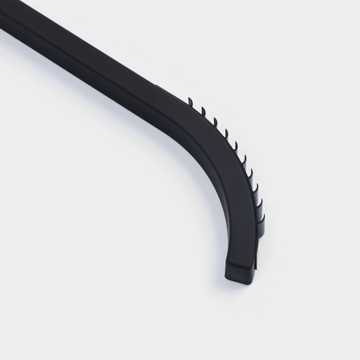 Плечики - вешалки для одежды LaDо́m Soft-touch, 41,5×21,5×1,1 см, 3 шт, антискользящее покрытие Плечики - вешалки для одежды LaDо́m Soft-touch, 41,5×21,5×1,1 см, 3 шт, антискользящее покрытие