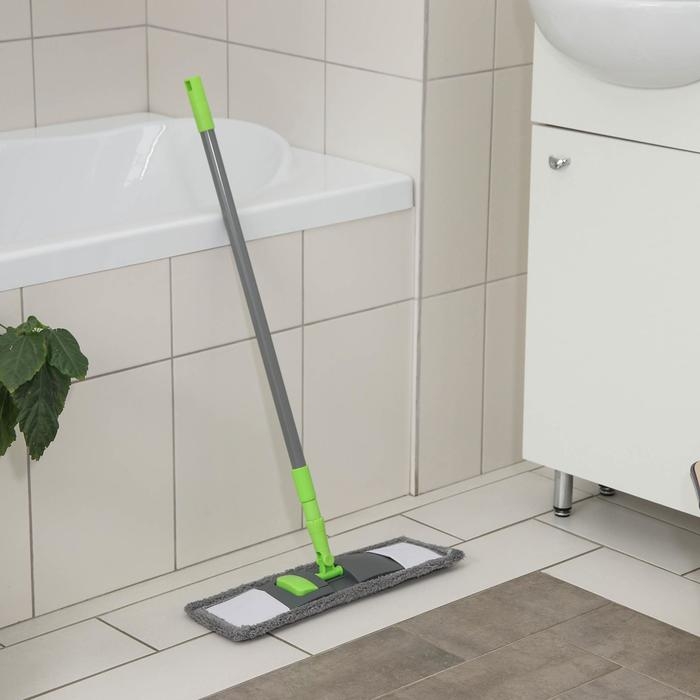 Швабра для мытья пола плоская Доляна, насадка из микрофибры 42×12 см, телескопическая ручка 73-124 см Швабра для мытья пола плоская Доляна, насадка из микрофибры 42×12 см, телескопическая ручка 73-124 см