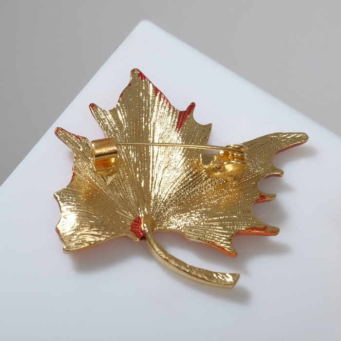 Брошь «Лист» клён, матовый, цвет красно-оранжевый в золоте