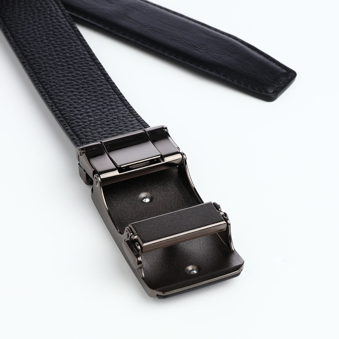 Ремень мужской, ширина 3,5 см, пряжка автомат, цвет чёрный Ремень мужской, ширина 3,5 см, пряжка автомат, цвет чёрный