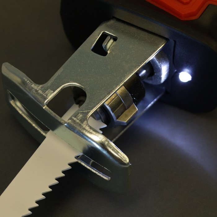 Пила сабельная аккумуляторная ТУНДРА, 20 В, 2 Ач, Li-ion, 2600 об/мин, 5 полотен в комплекте