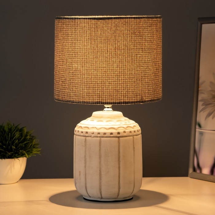 Настольная лампа Настольная лампа "Асни" Е14 40Вт бело-коричневый 19х19х32 см RISALUX