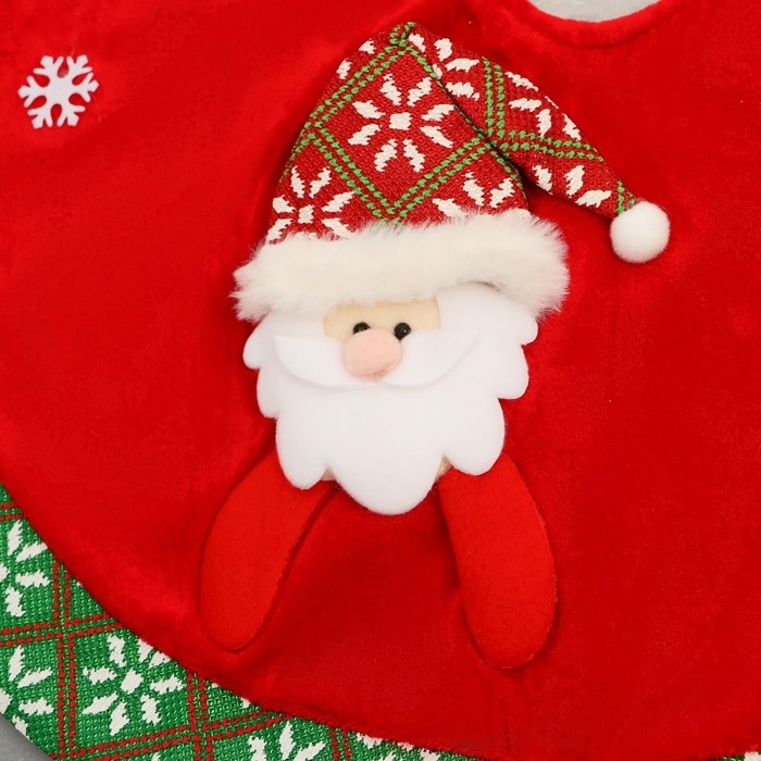 Полянка под ёлку Полянка под ёлку "Новогодние причуды" Дед Мороз у ёлки, d-60 см, красно-зелёный