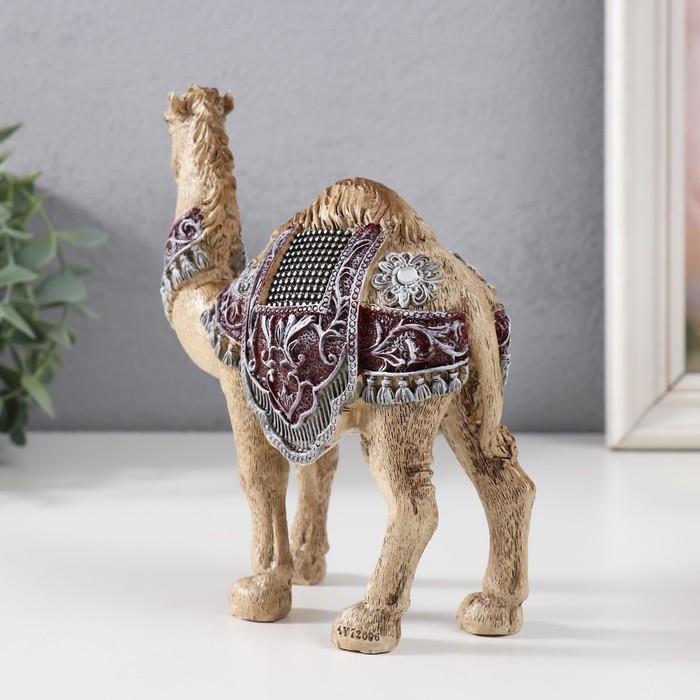 Сувенир полистоун  Сувенир полистоун "Пустынный верблюд с попоной" 16х7х16,7 см