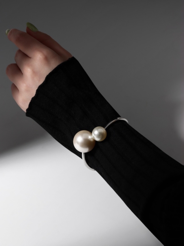 Браслет металл «Жемчужный» две бусины, цвет серебро Браслет металл «Жемчужный» две бусины, цвет серебро