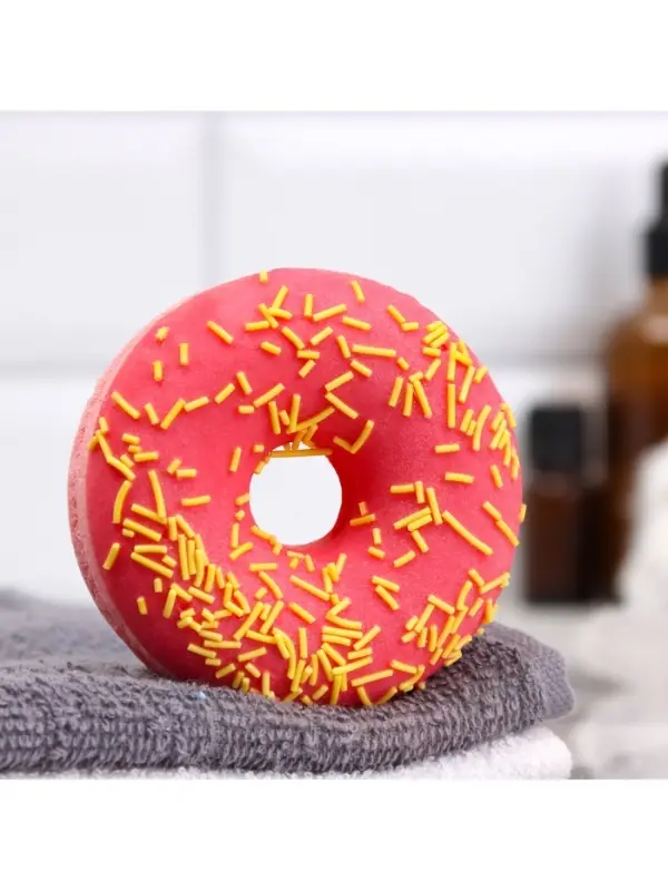 Бомбочка для ванн Бомбочка для ванн "красный пончик с кокосовой посыпкой" 85 г