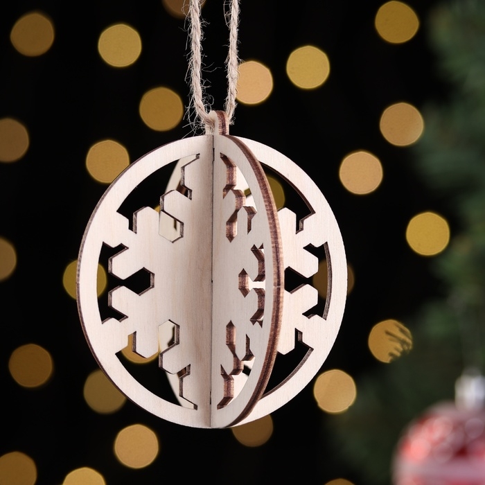 Деревянная игрушка на ёлку Деревянная игрушка на ёлку "Снежинка", шар, диаметр 8 см