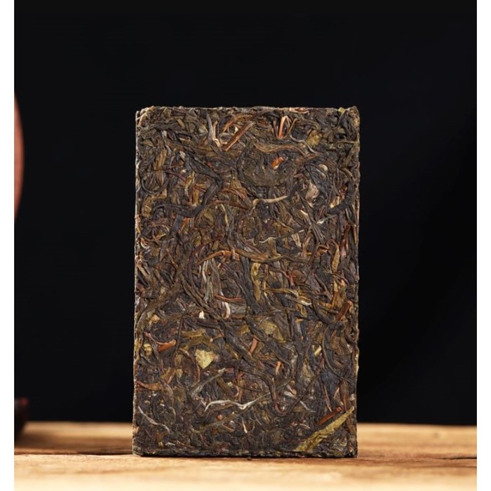 Китайский выдержанный зеленый чай  Китайский выдержанный зеленый чай "Шен Пуэр. Bulang shan", 250 г, 2018 г, Юньнань, кирпич